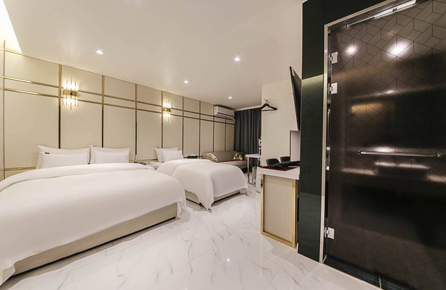 MAY Hotel