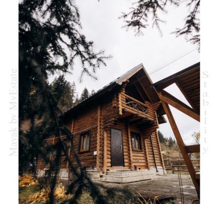 Mayak Chalet Resort Mykulychyn