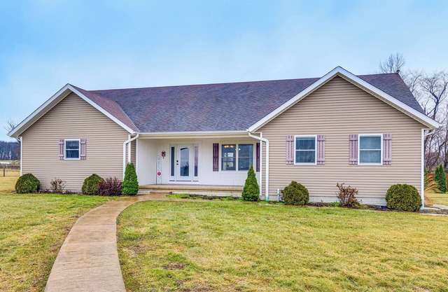 ‘Meadow Edges’ w/Yard & Views in Odon