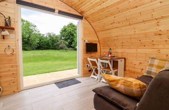 Meadow Lodge @ Berrys Place Farm