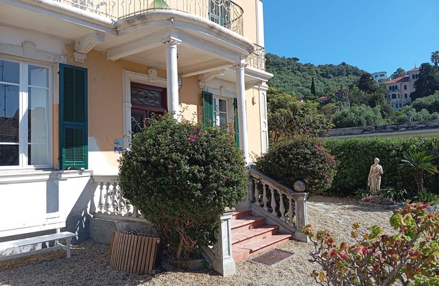 "Meine Sonne Riviera Cottage" apartment in villa, sea view, garden, parking