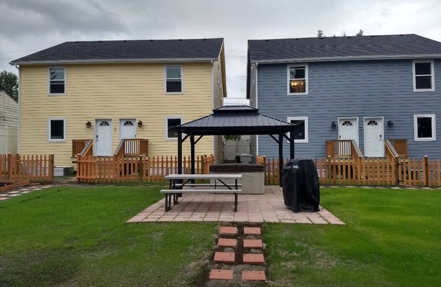 ⁎ Memory Foam Beds, Blackout Curtain & Smart TV