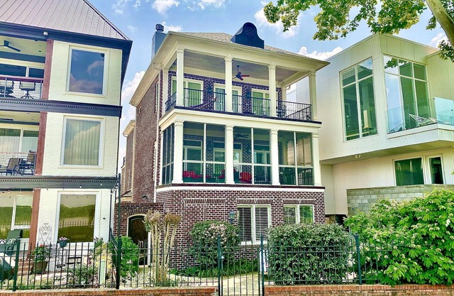 Memphis Dream House - 6 bedrooms - ON THE RIVER - Pool + Elevator + Gym + VIEWS