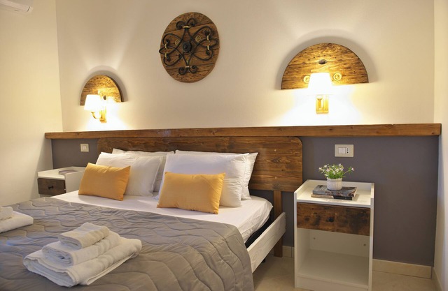 Menhir - room 4 - One Bedroom Guest House, Sleeps 2