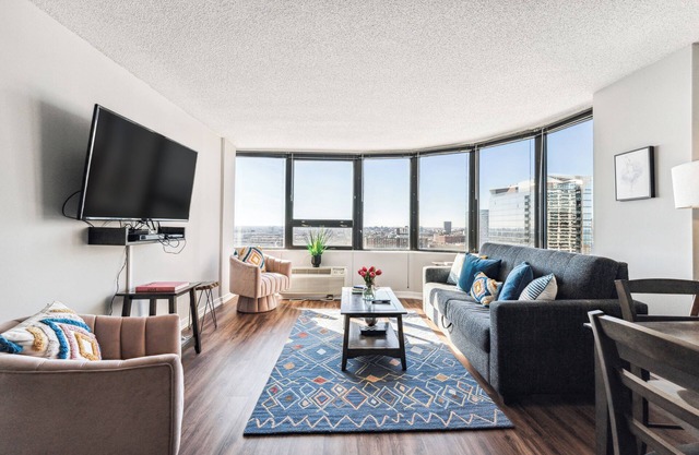 MICH AVE #23 2bd/2ba Downtown, Museums w/Views