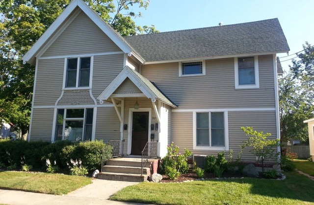 MICHIANA APARTMENT #3 ONE BDRM/ONE BATH BETWEEN DOWNTOWN AND SOUTH BEACH!