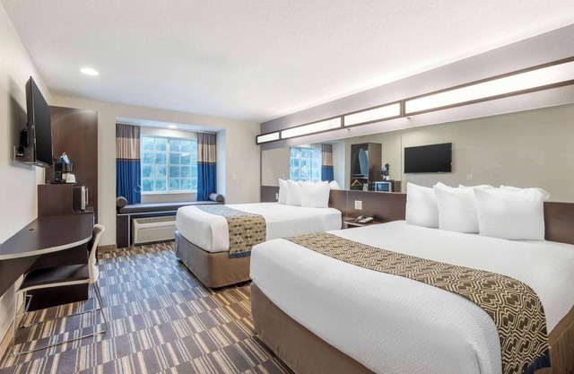 Microtel Inn & Suites by Wyndham Brooksville