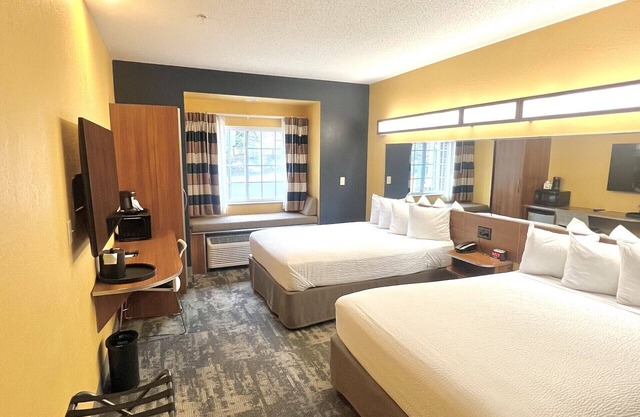 Microtel Inn & Suites by Wyndham Chili/Rochester Airport
