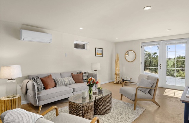 Mid- Century Modern/9 min from Opera/3 min to Plaza