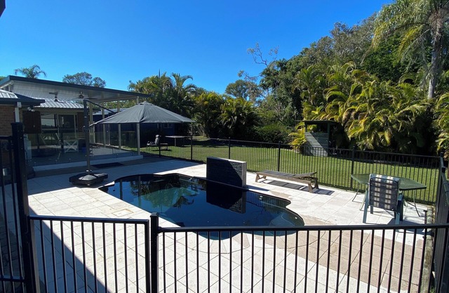 Midnight Splash In Urangan - Pet friendly