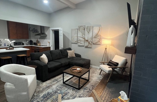 Midtown Retreat - near Texas A&M.Updated!