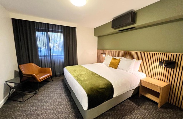 Mill Hotel Milperra Panania