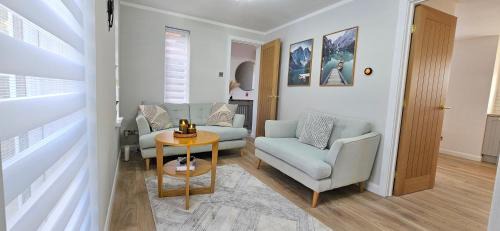 Milton Keynes 3BR Stylish Home, Sleeps 5, Families Stay, Free Parking