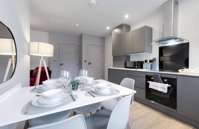 Milton Keynes Infra Mews Apt 06 + Parking by 360Midlands - Serviced Apartment