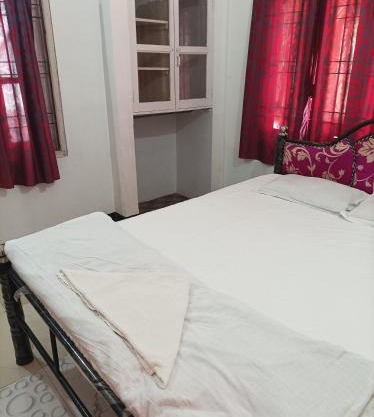 Mini Home AC Queen