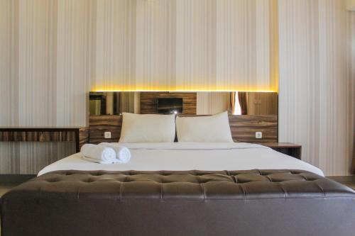 Minimalist and Stylish Studio Parkland Avenue Apartment By Travelio