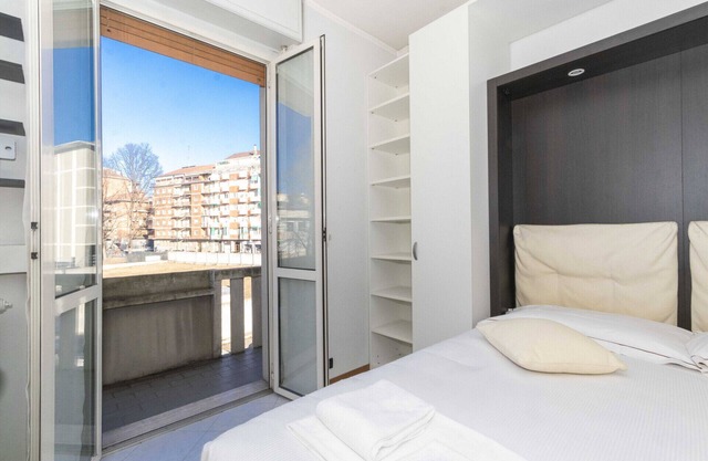 Mirafiori BalconyApt x2