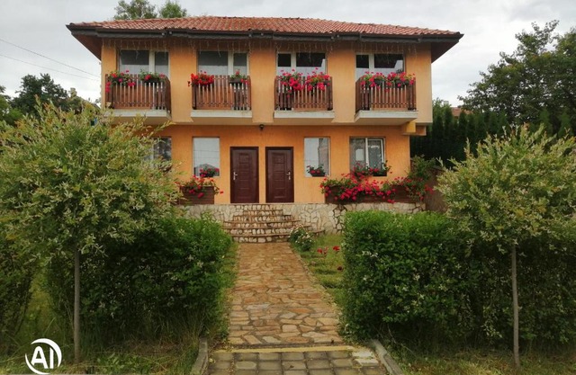 Miranis Houses