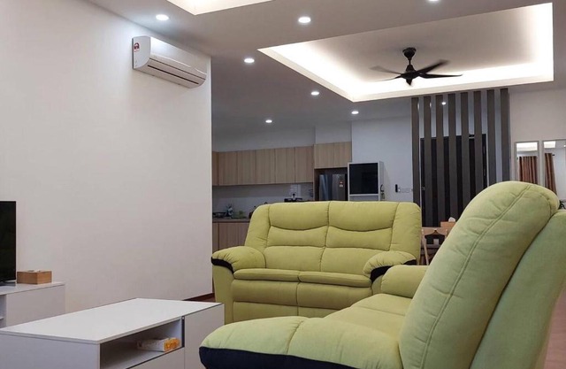 Miri Sunsky Condo Homestay 3 Rooms & 6 Guest