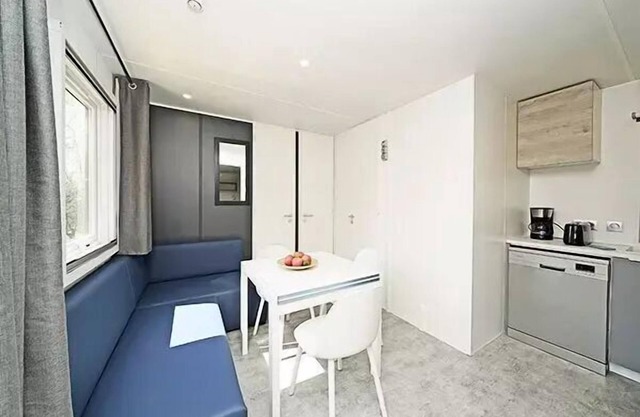 Mobil-home | Premium | 3 Bedrooms | 6/8 sleeps | Raised terrace | A/C