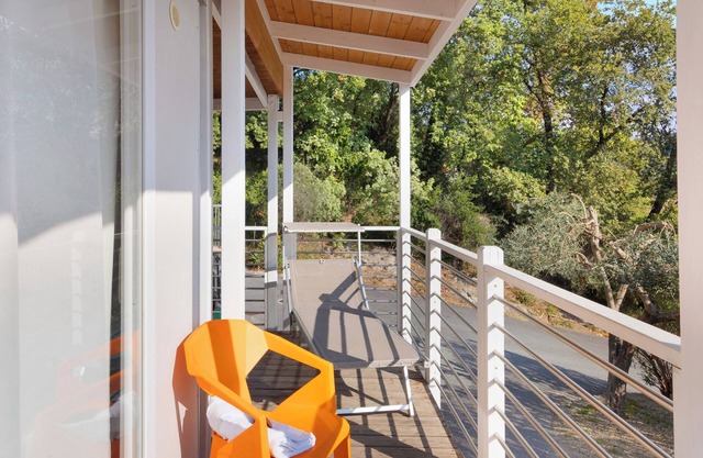 'Mobile Home Next 232' with Pool, Private Terrace & Wi-Fi