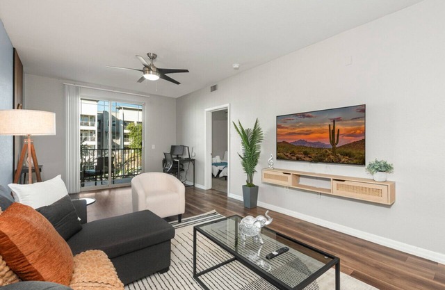 Modern 2BR Near ASU|Pool, Gym & Pet-Frndly