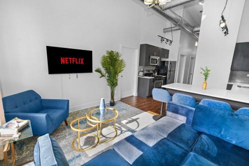 Modern 3BR 420-Friendly Unit Near McCormick Place, Soldier Field and Lakefront Trail