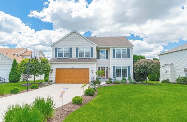 Modern 4+ Bedroom Full House in a peaceful Chicago Suburb