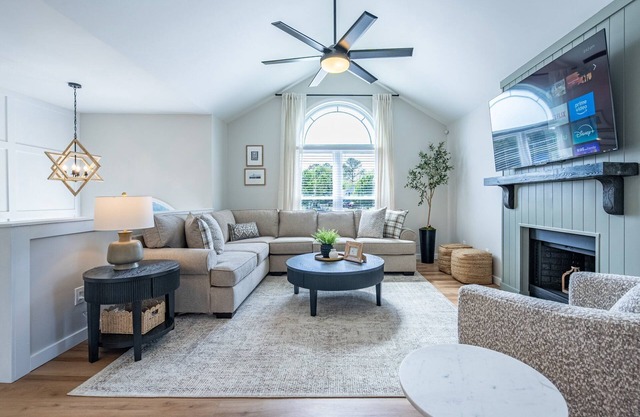 Modern 4BR by Museums — 10% Week, 15% Month