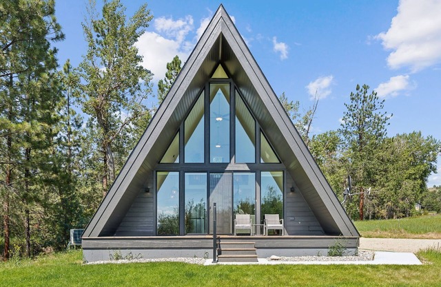 Modern A-frame in the heart of the Bitterroot Valley!