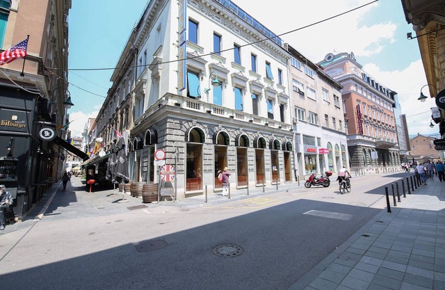 Modern and bright Studio! HEART of the City center