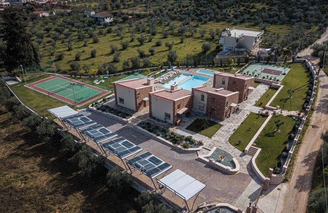 MODERN AND LUXURY SUITES FOR RELAX OR ESCAPE TO MAGICAL NAFPLIO