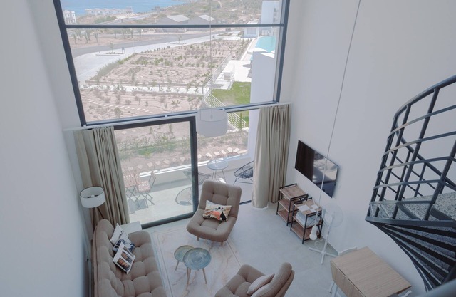 Modern and spacious apartment with beautiful roof terrace and sea view