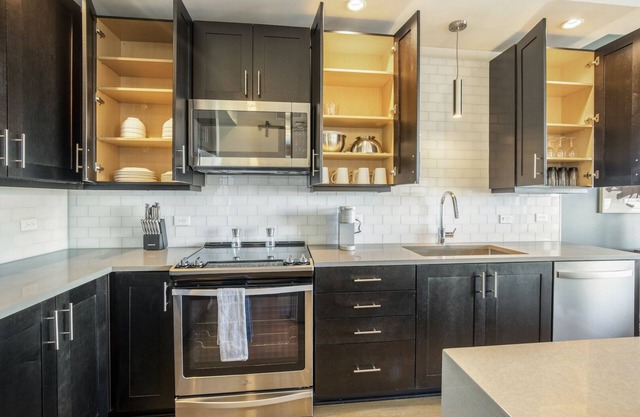 Modern Apartment in Prime Location (ID355)