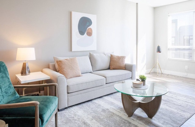 Modern Apartment in Prime Location (ID6629X73)