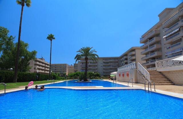 Modern Apartment near the Beach UHC AQUAMARINA APARTMENTS 042