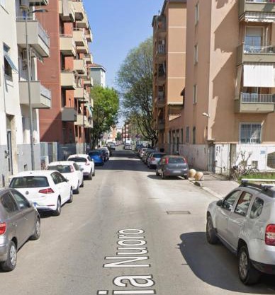 MODERN APARTMENT WITH BALCONY AND FREE PARKING CLOSE to THE METRO