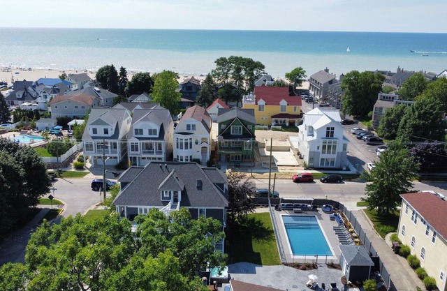 Modern beach house, private heated pool, walk to the beach and town!