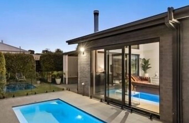 Modern beach style home in Barwon Heads