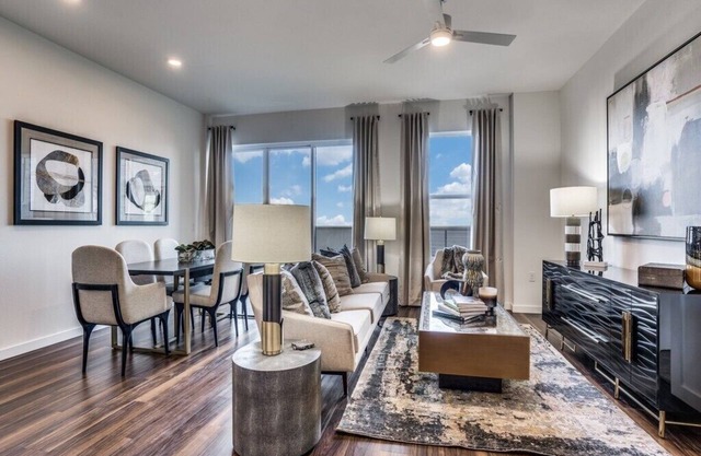 Modern Beautiful Crisp Clean Two Bedrm Apt Near Botanical Gardens