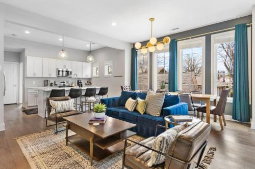 Modern Bliss with Garage by 12 South Restaurants and 2 miles Broadway