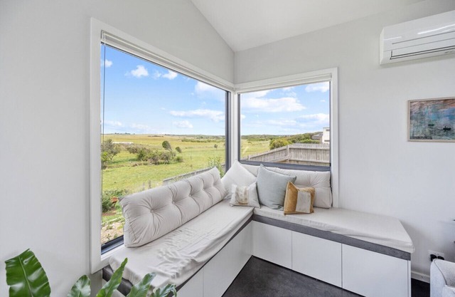 Modern Coastal Escape: Pet Friendly with Fireplace
