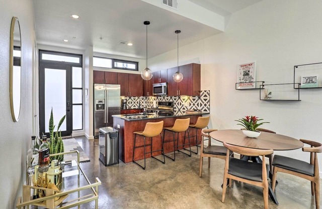 Modern Condo in Trendy SoLa with Balcony
