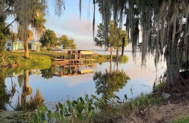 Modern Conveniences with Old Florida Charm