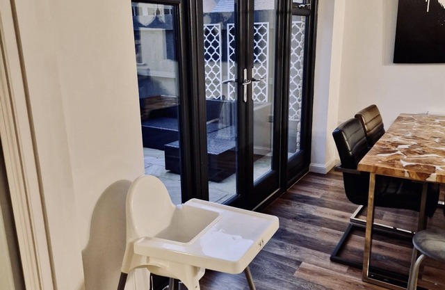 Modern Cotswolds House within walking distance of Moreton-in-Marsh train station