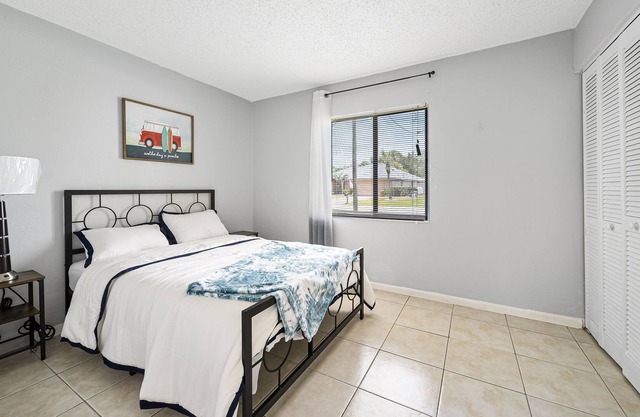 Modern cozy house - 10 min from the beach