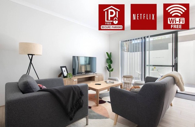 Modern Cozy spacious 3 bdrm 2bath,FREO,Parking,AC