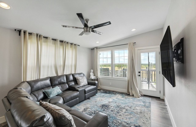 Modern Del Valle Vacation Rental w/Deck & Views!