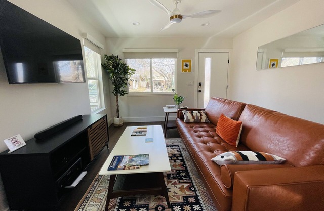 Modern, designer home, minutes from Downtown ATX