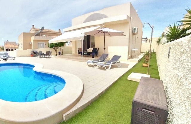 Modern Detached Villa with 2 Bedrooms, 2 Bathrooms & Private Pool in Quesada.